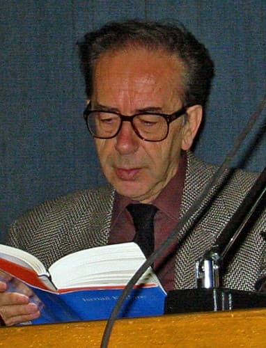 Ismail Kadare photo