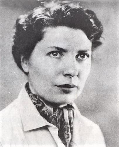 Mary Stewart photo