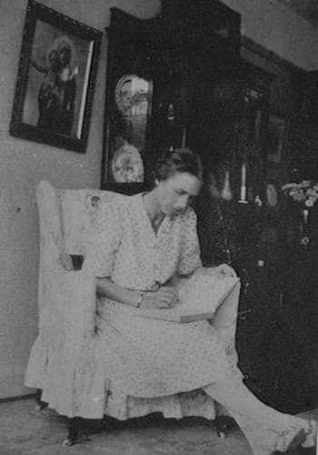 Elizabeth Goudge photo