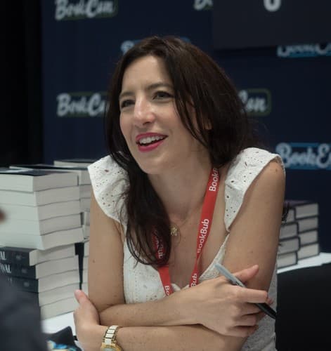 Stephanie Garber photo